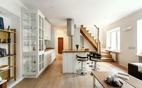 #Stayhere 3Bdr Modern & Stylish Apartment - Heart Of Old Town By Houseys
